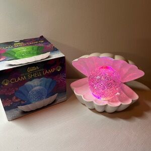 Glitter LED Clam Shell Lamp. Color changing. New. Works with USB or batteries
